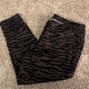 Denim 24/7 20W Black/Gray Animal print skinny